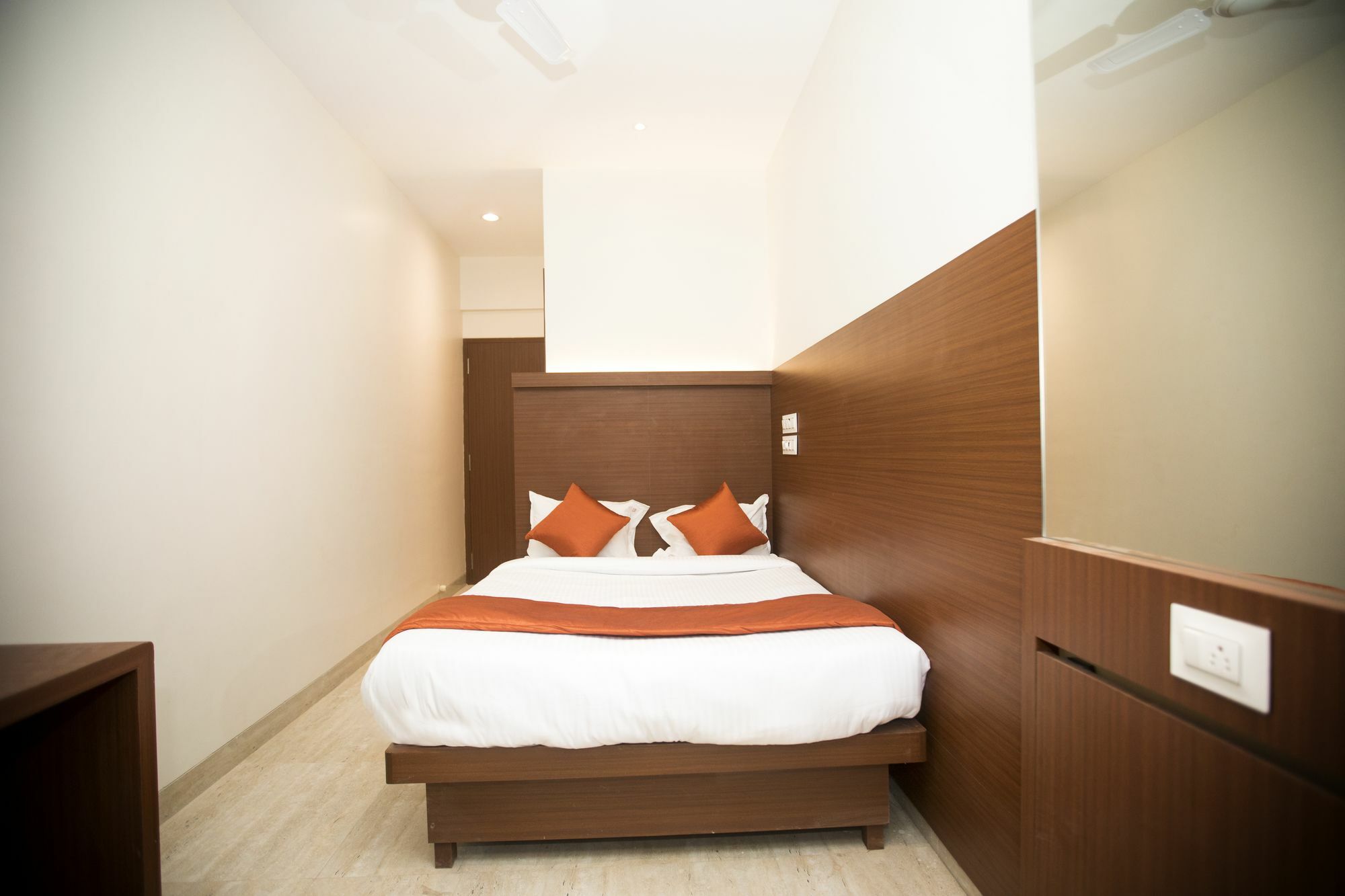 Hotel Spring Inn Mumbai Exterior foto